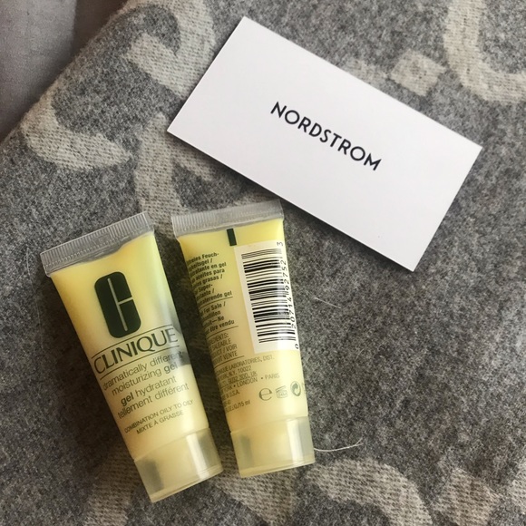 2 Clinique Dramatically Different Moisturizing Gel - Picture 2 of 2